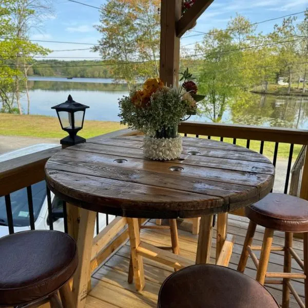 Cozy lake house, ξενοδοχείο σε Nassau