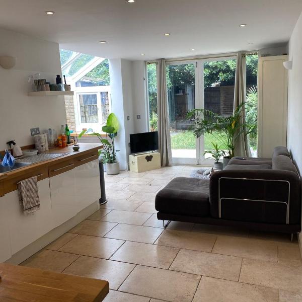 Modern, Spacious 1 Bedroom Garden Flat SW18, London