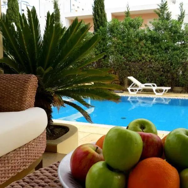 Villa Moments - Guest House, hotel v destinaci Portimão