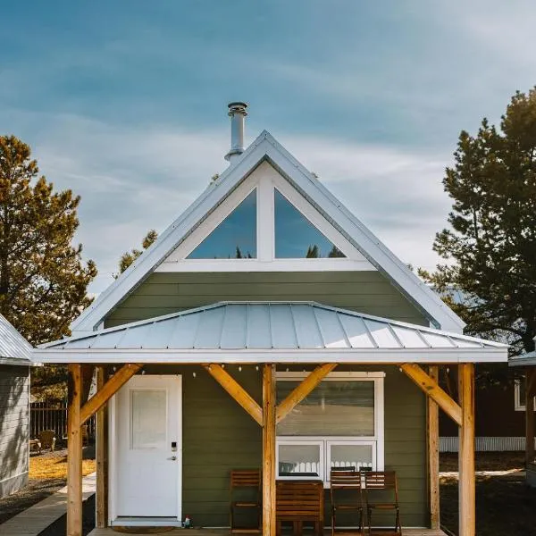Nordegg में, होटल Baldy- Modern tiny home in historic Nordegg