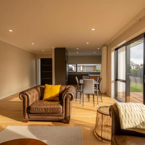 Serenity Hideaway, House A: Twizel şehrinde bir otel