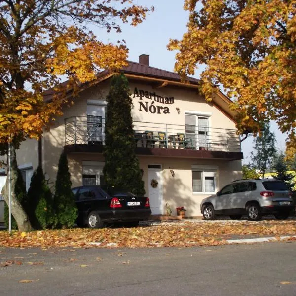 Apartman Nóra, hotel v Buku