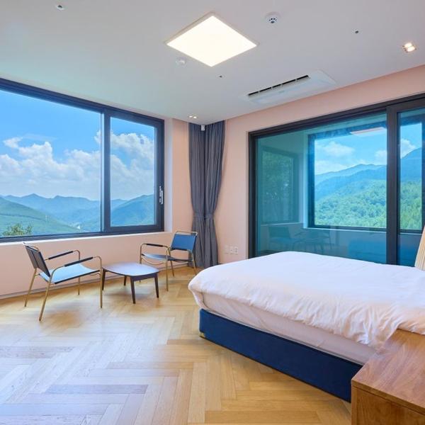 Romyzian Garden Mountain House, Handae-dong