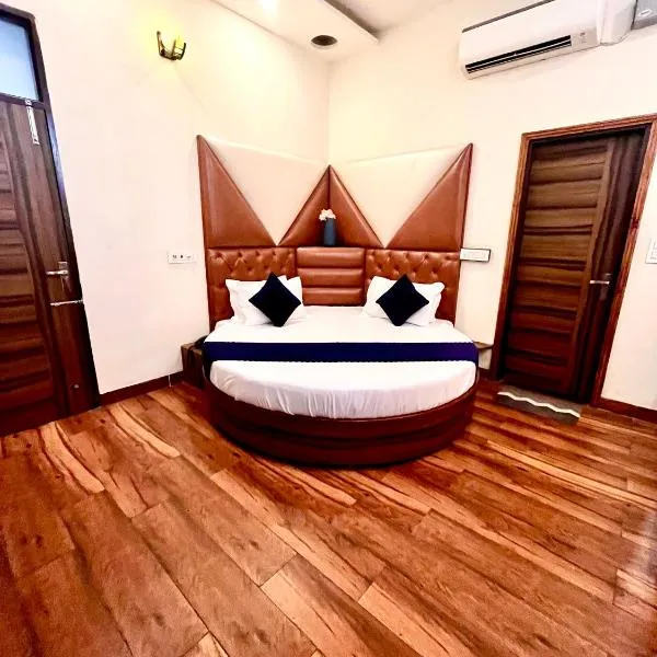 Hotel Woodcrest by Sidham Group !! Comfortable and Peaceful Stay !! Top Rated !! Preferred Hotel Chain, hotell sihtkohas Chandigarh