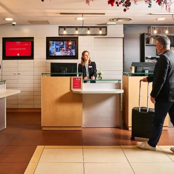 ibis Paris la Défense Esplanade, ξενοδοχείο στο Κουρμπεβουά