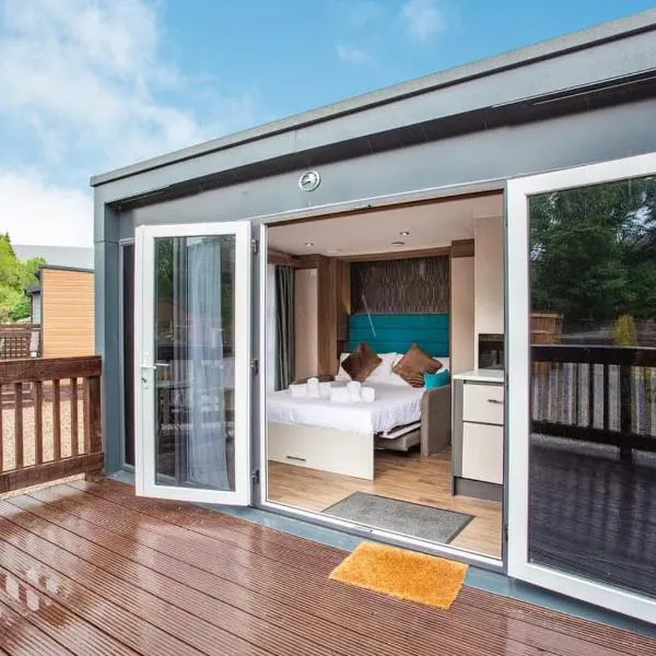 Loch Ness Highland Resort Micro Lodges - Double Room, hotel in Fort Augustus