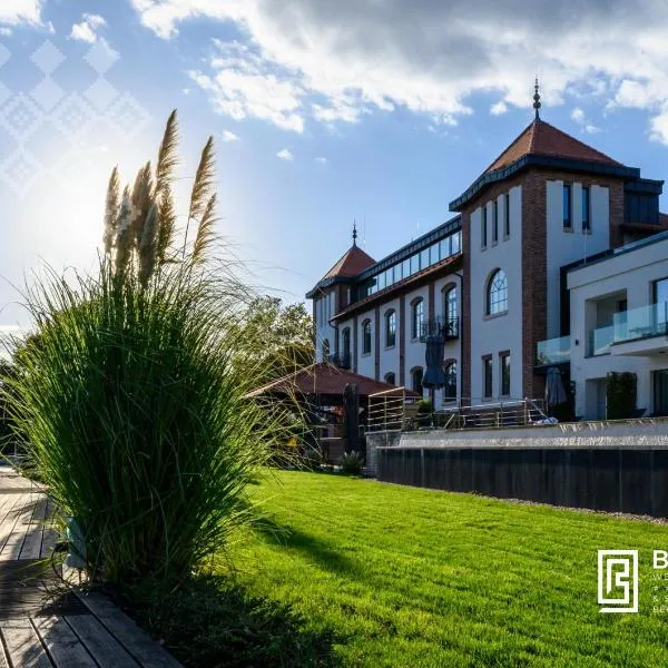 Bordűr Wellness Hotel Superior és Szőnyegmúzeum, מלון בבקסזנטנדראש