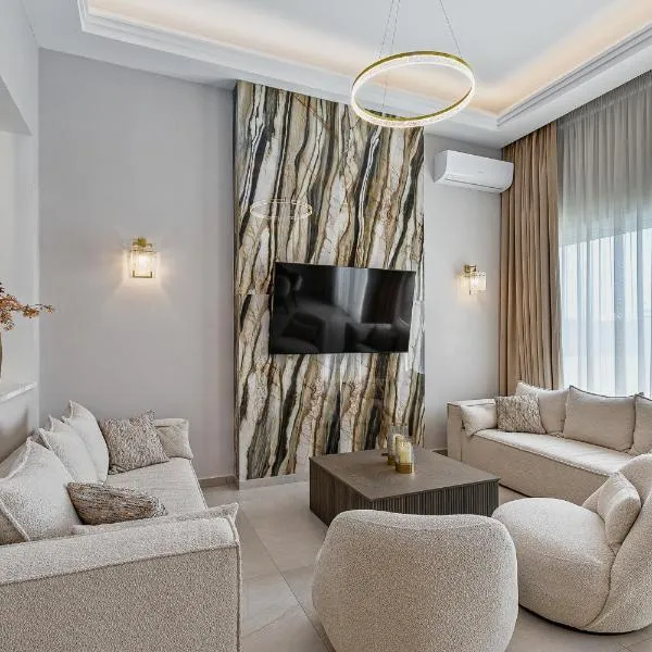 Olymp Luxury Family House, hotel a Paphos