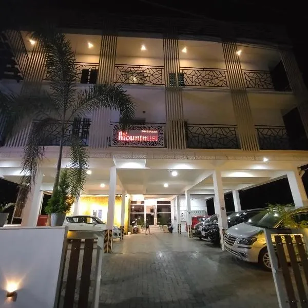 Hotel The Mountmist, hotel in Kakkanad