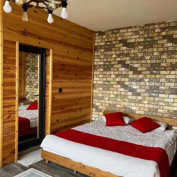 relax dağ evleri king oda, hôtel à Çamlıhemşin