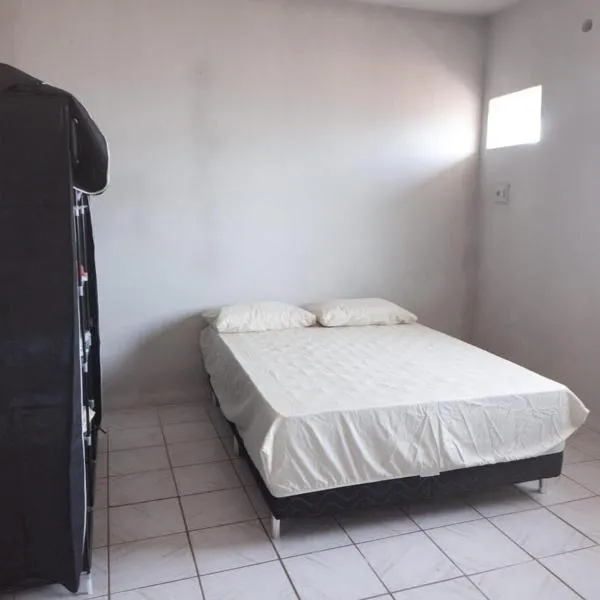 Apt 2 qts barato e estac gratis - Térreo, hotel v destinaci Paragominas