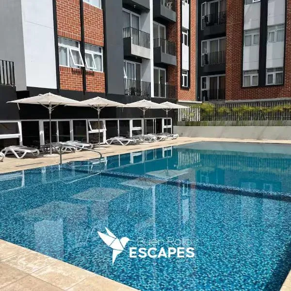 Luxury 2-3BR Apartments - King Bed, Pool, Gym & Free Parking, hotel in Guatemala
