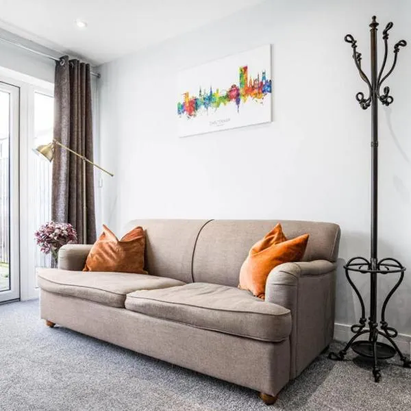 The Nook, Fairview, Cheltenham Town Centre-Parking & Garden, hotel v destinaci Cheltenham