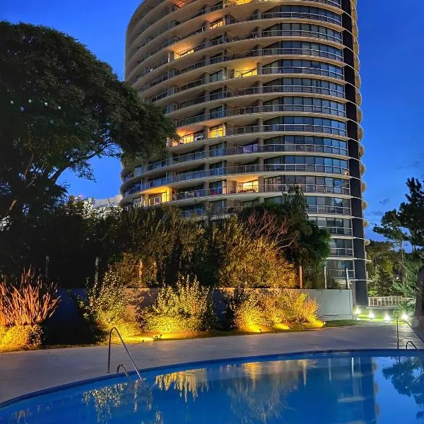 Apartamentos Torre Tressesenta, hotel din Punta del Este