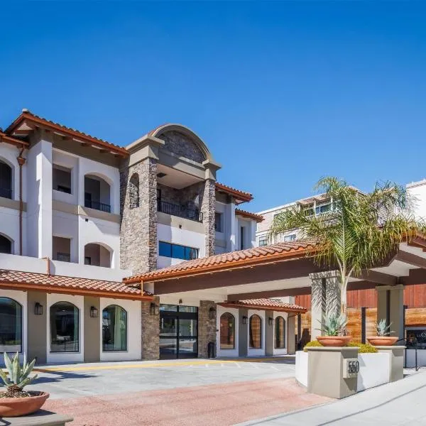 La Quinta Inn & Suites by Wyndham Santa Cruz, hotel v destinaci Santa Cruz