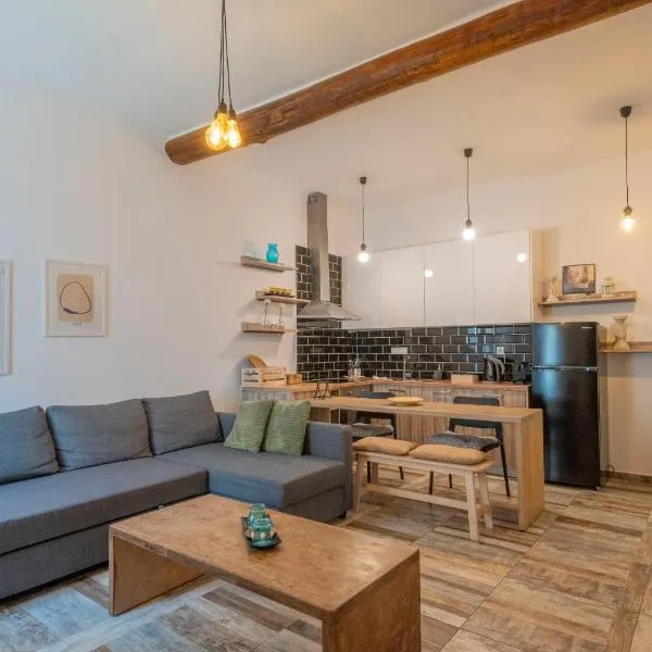 casa in piazza, hotel in Pylos