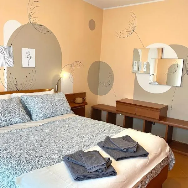 Domus Ciampino 4 bedrooms apartment, hotel in Ciampino