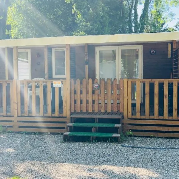 Chez Nathalie mobil home chauffé et climatisé、Boofzheimのホテル