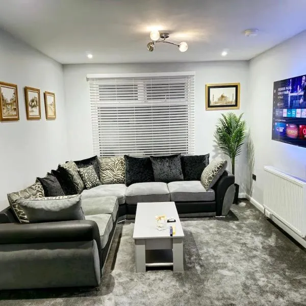 Bellavita brand new room, hotel in Canley