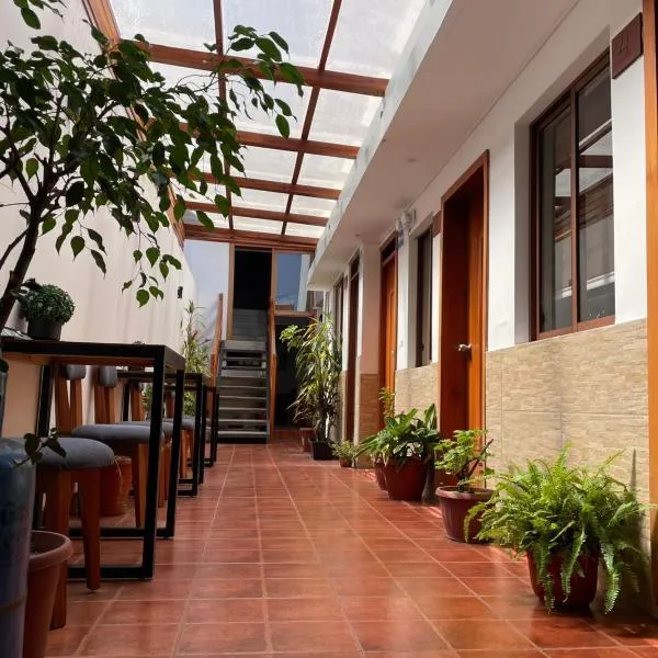 HOSTAL Aly 3, hotel en Otavalo