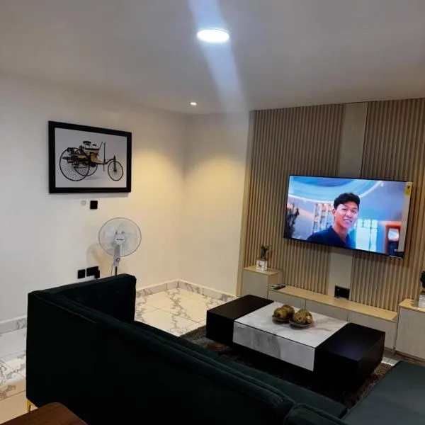 Debdan Luxury Apartments, khách sạn ở Araromi