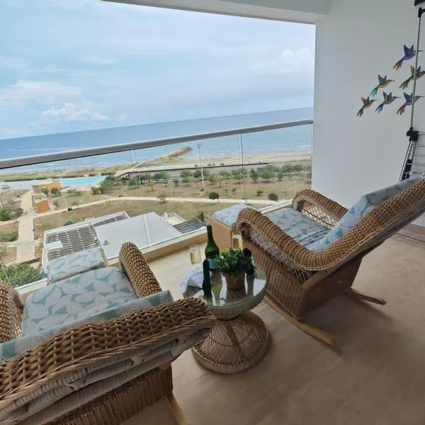 Luxurious VIP waterfront suite with pool，位于卡塔赫纳的酒店