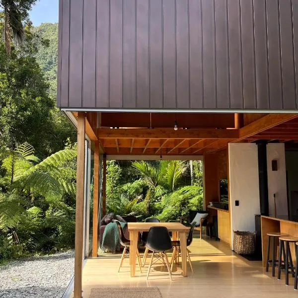 Punakaiki Forest Retreat, hotel in Punakaiki