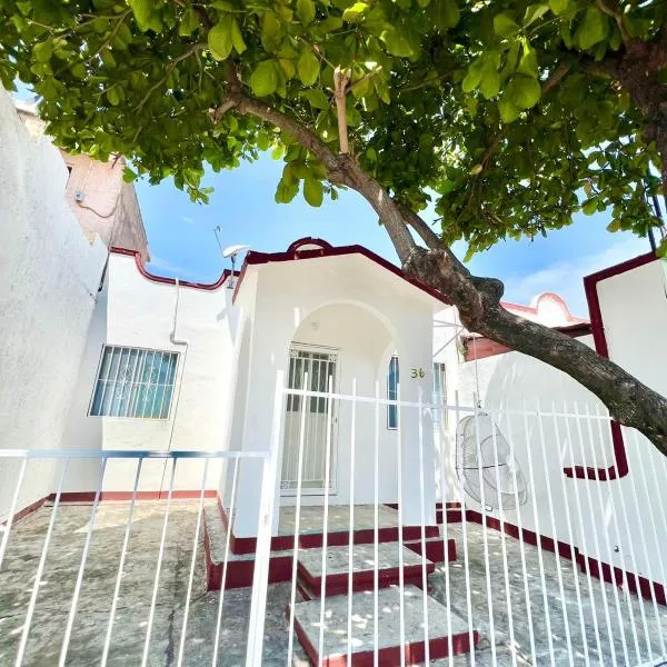 Casa del Almendro, хотел в La Orilla