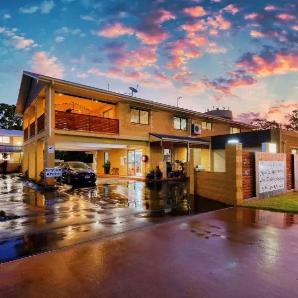 Emerald Gardens Motel & Apartments, hôtel à Emerald