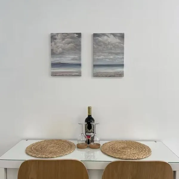 Варна, студио Черно море, hotel in Varna City