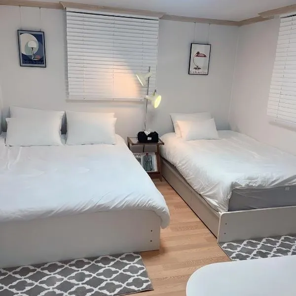 Hongdae station 5min Full option，首爾的飯店