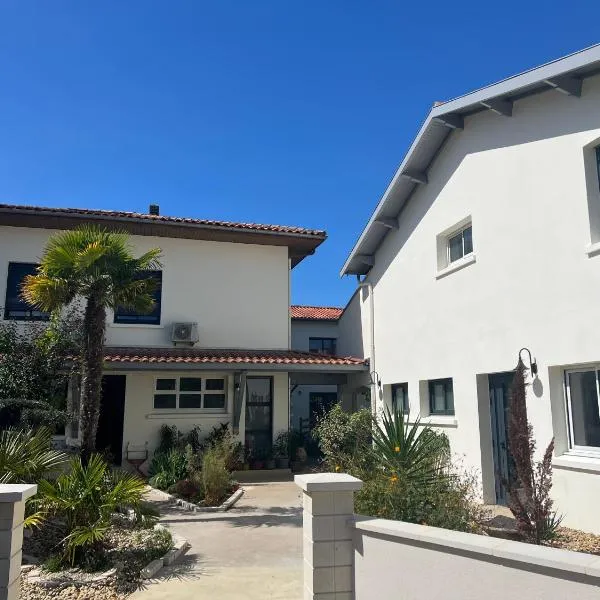 Hôtel La Pinède，位于滨海苏拉克的酒店