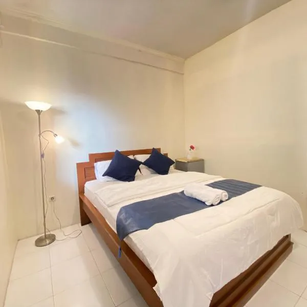 Cozy room Kuta - 1 minutes to the beach by Micky Studio2, hotel in Legian