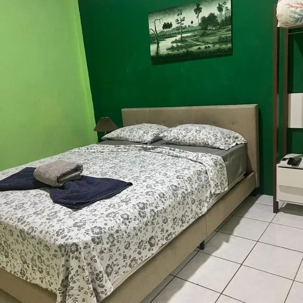 EMERALD APARTMENTS INC, hotel in Georgetown