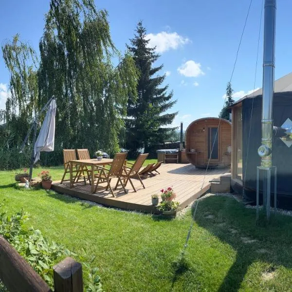 Yary Yurt, hotel in Všeruby