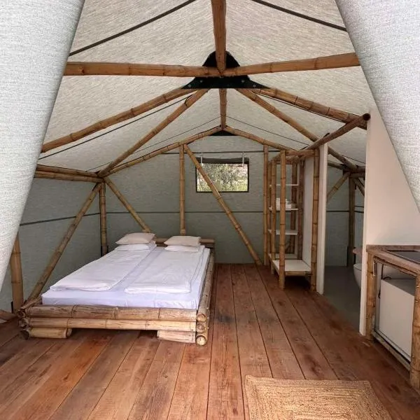 Bamboo glamping、コトルのホテル