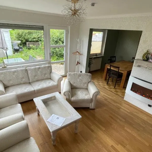 Ferienhaus An der Weinrebe in Bad Hersfeld mit Garten, 2 Bäder, 2 Schlafzimmer & Küche - gratis Parkplätze, hôtel à Bad Hersfeld