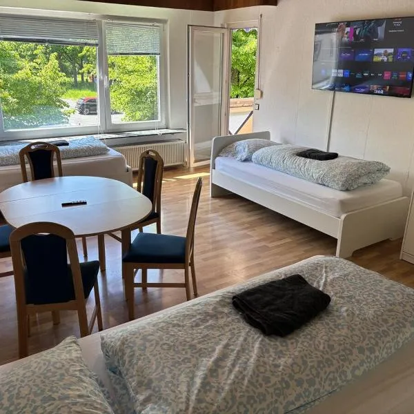 CityLoft Kassel 3 - Zentrale Unterkunft für Gruppen bis 6 Personen - Balkon - Netflix - Parkplatz, hotel v destinaci Kassel