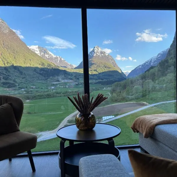 Panoramahytte med utsikt mot Eggenipa, hôtel à Egge