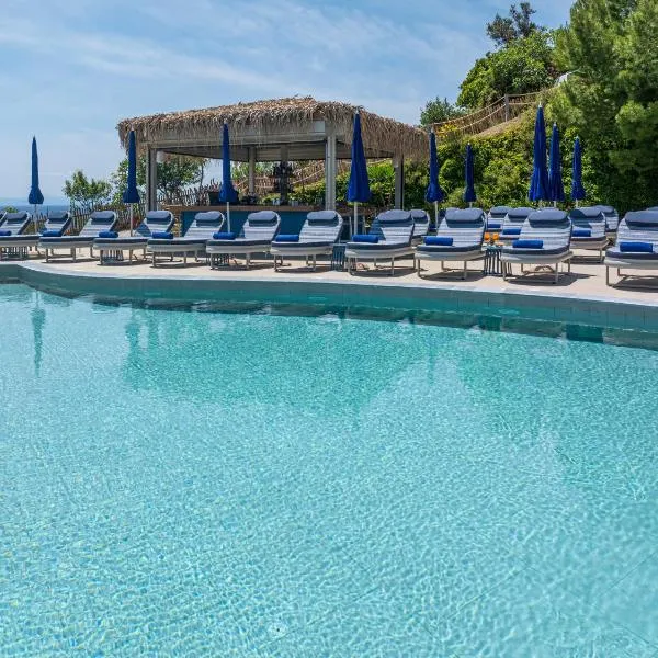 Petra Nera Skiathos, Philian Hotels & Resorts、アギア・パラスケヴィのホテル