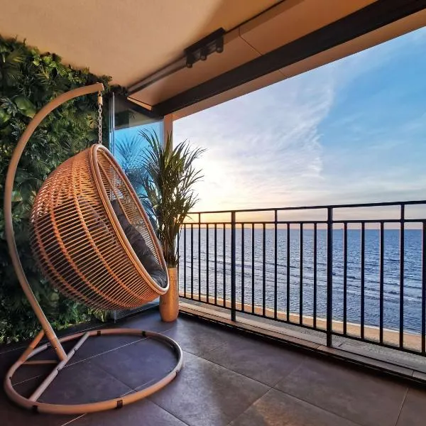 Sea View Smart & Garden VIP Apartment, hotel in Międzyzdroje