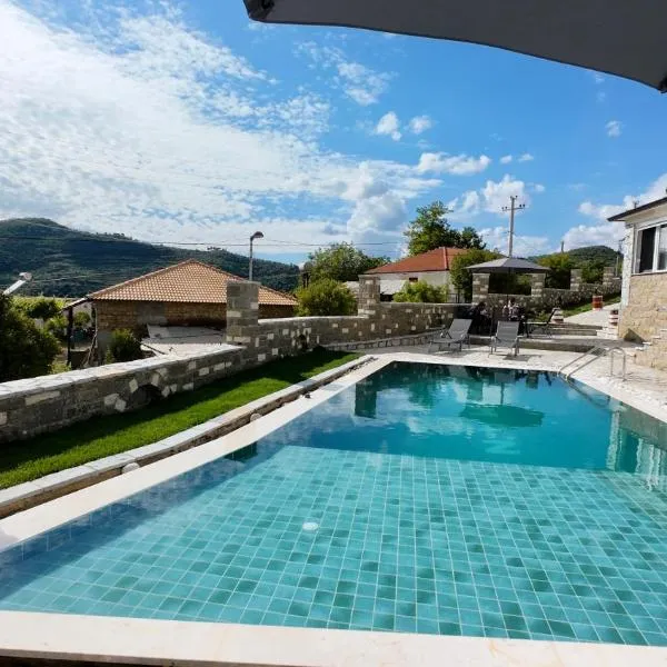 Mimani Stone House Roshnik, hotel in Roshnik