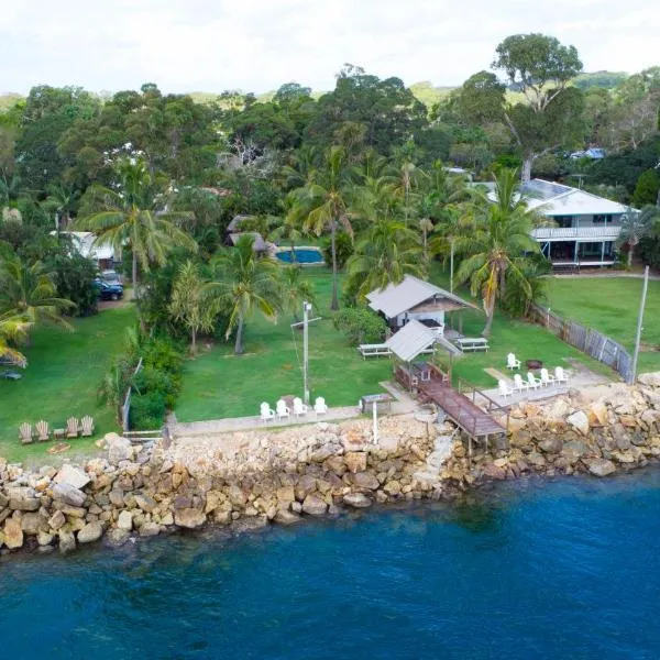 Belle's on Ballow - Kookaburra Lodge - Absolute Waterfront, ξενοδοχείο σε Amity Point