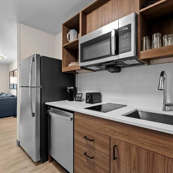 Everhome Suites Brownsville, hotel em Brownsville