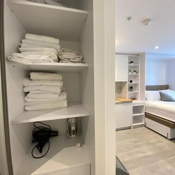 New CP Top floor luxury studio, hotel v destinaci Gibraltar