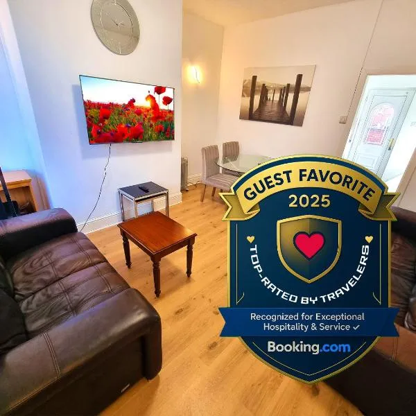 2 Bedroom Home Perfect for Work & Family Short Long-Term Stays Easy Access to Manchester, Oldham, Bury, Hotel in Rochdale