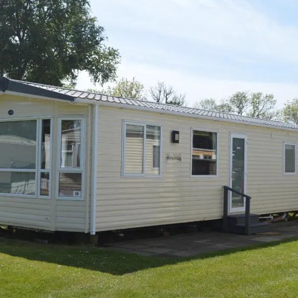 C5, The Old Mill Caravan Park, Brodie، فندق في Dyke