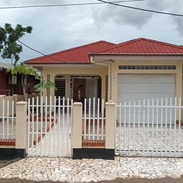 Casa Tawajakoera, Hotel in Paramaribo