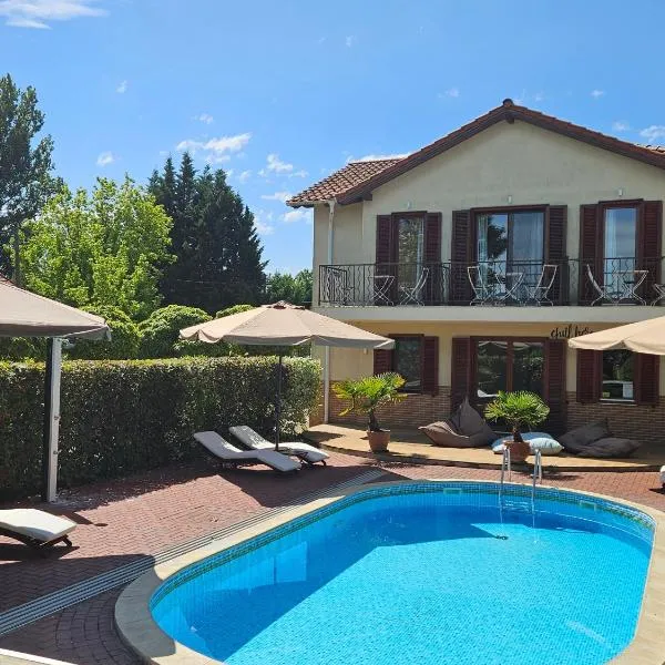 Hullám Villa B&B, ξενοδοχείο σε Balatonmáriafürdő