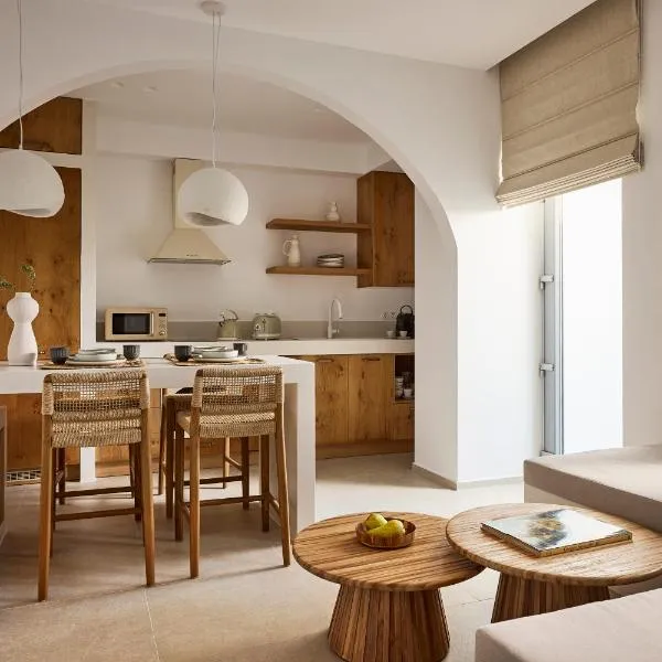 Dash Milos, hotel em Tripití